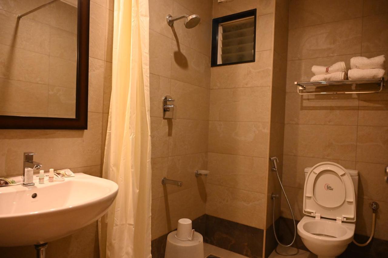 Hotel Sms Grand Imperial Велор Екстериор снимка