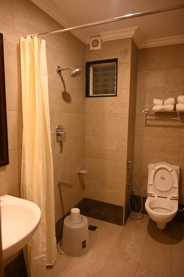 Hotel Sms Grand Imperial Велор Екстериор снимка